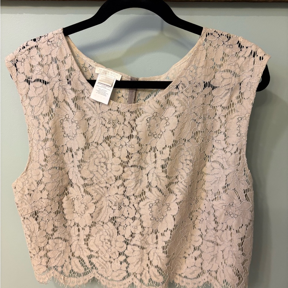 Elegant Lace Sleeveless Top - Light Grey